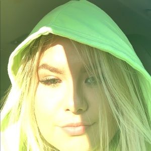 Meet your Posher, Bella